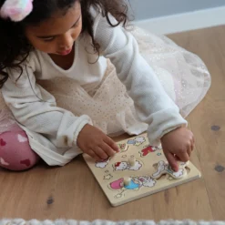 HELLO KITTY PUSSEL MED KNOPPAR 5 BITAR