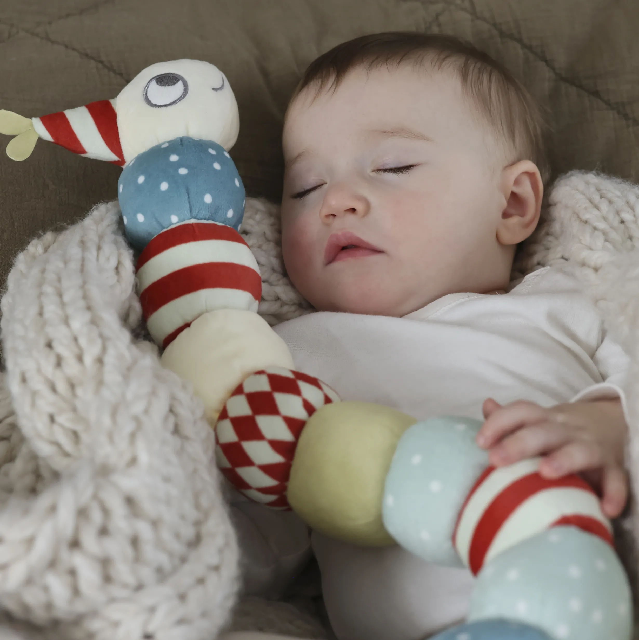 MICKI AKTIVITETSLEKSAK TWINKLEBUG